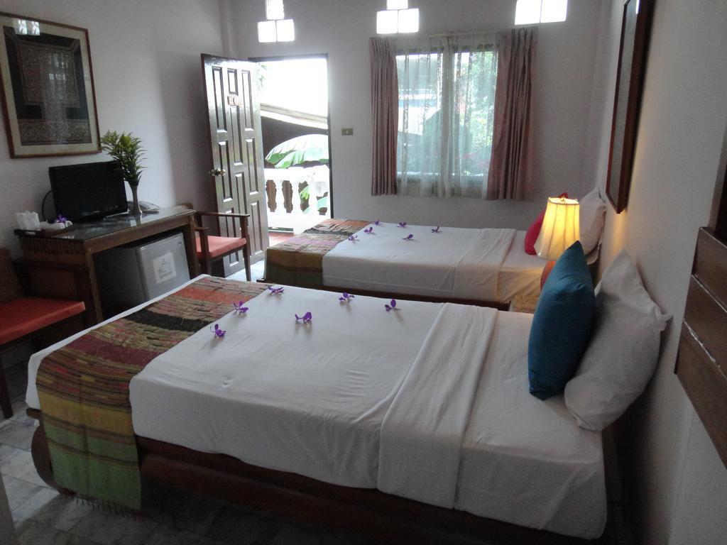 The Red Hibicus Guest House Chiang Mai Eksteriør billede