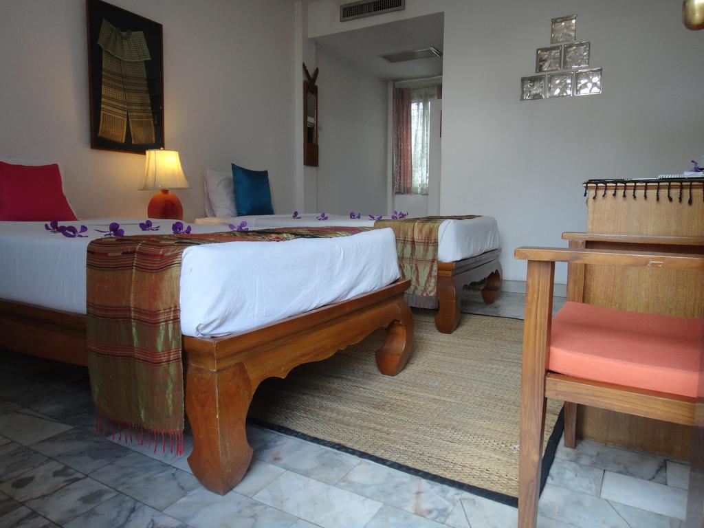 The Red Hibicus Guest House Chiang Mai Eksteriør billede